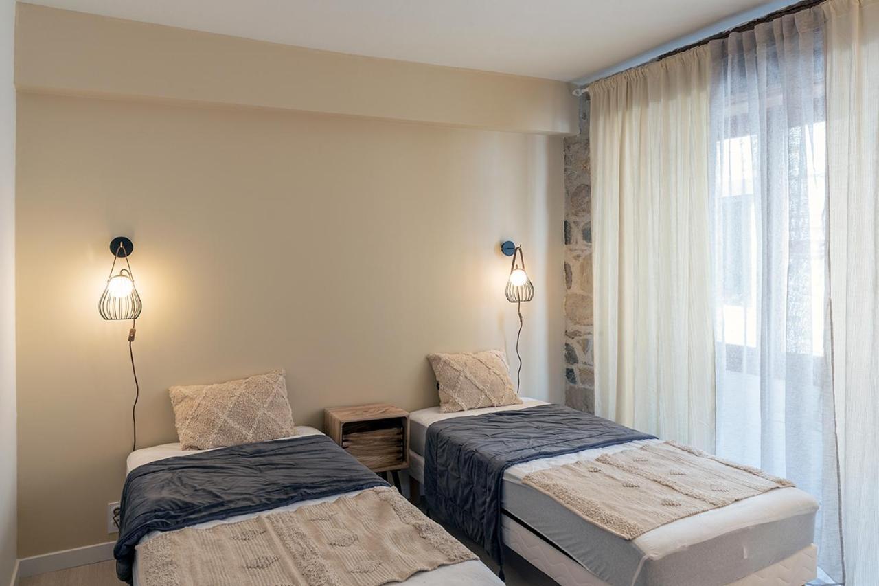 Logis Face A L'Abbatiale Apartment Beaulieu-sur-Dordogne Bagian luar foto