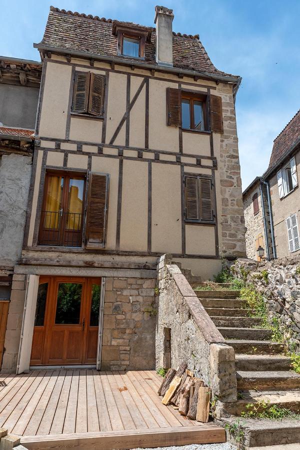 Logis Face A L'Abbatiale Apartment Beaulieu-sur-Dordogne Bagian luar foto