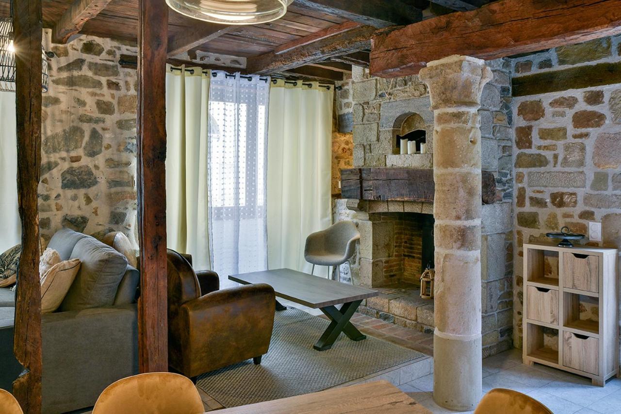 Logis Face A L'Abbatiale Apartment Beaulieu-sur-Dordogne Bagian luar foto