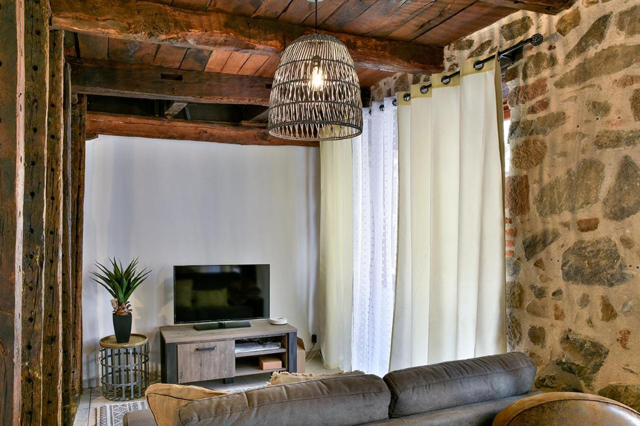 Logis Face A L'Abbatiale Apartment Beaulieu-sur-Dordogne Bagian luar foto
